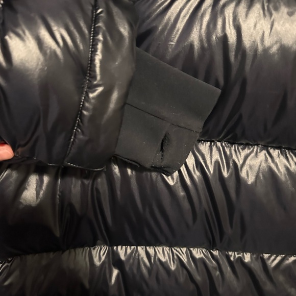 Aritzia’s Super Puff Midi Puffer in Hi-Gloss Black - Size L - Picture 6 of 8